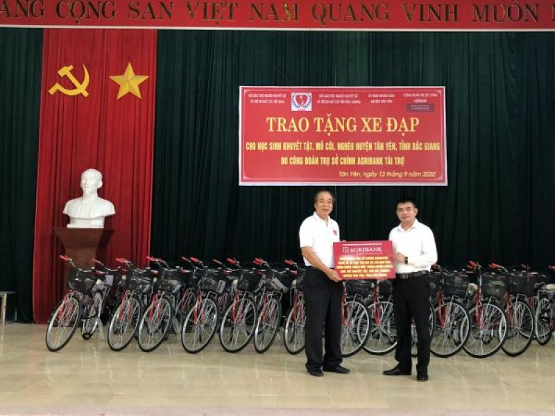 Trung ương Hội: Trao tặng 30 xe đạp cho học sinh khuyết tật, mồ côi nghèo Bắc Giang