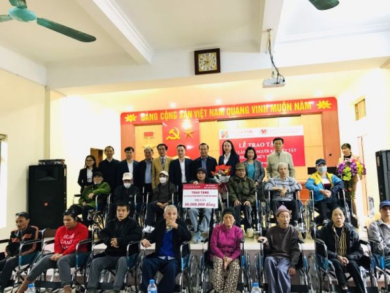 Thành Hội Hải Phòng: Trao tặng 40 xe lăn cho người khuyết tật huyện Thuỷ Nguyên
