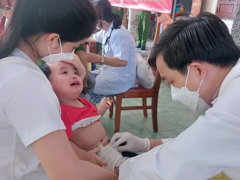 Tỉnh Hội Bình Thuận: Khám bệnh, cấp thuốc và tặng quà cho trẻ mồ côi