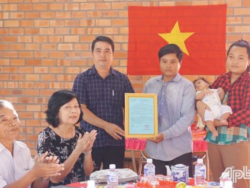 Tỉnh Hội Tiền Giang: Bàn giao 2 nhà đại đoàn kết ở xã Hưng Thạnh