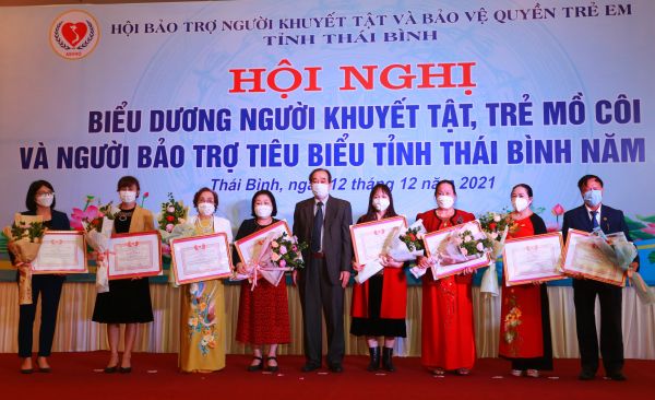 Biểu dương 109 người khuyết tật, trẻ mồ côi, người bảo trợ tiêu biểu tỉnh Thái Bình năm 2021