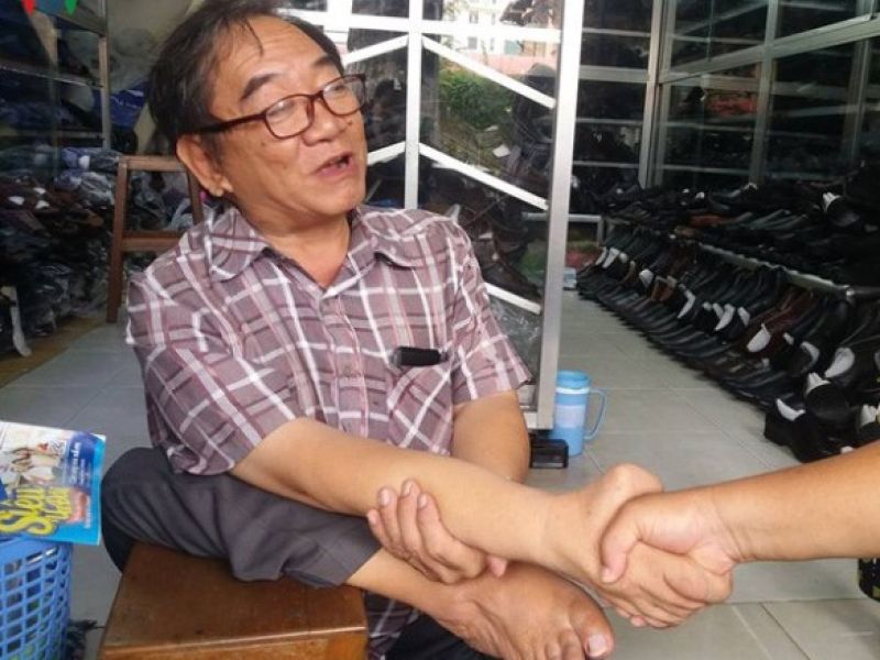 Nghị lực phi thường của một người khuyết tật ở Tiền Giang