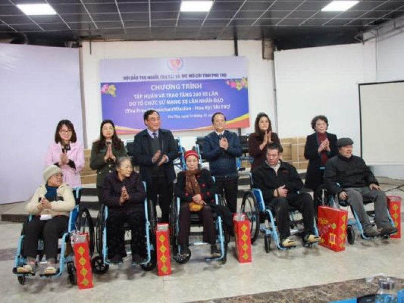 Tỉnh Hội Phú Thọ: 260 xe lăn dành tặng người khuyết tật