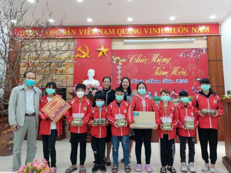 Tỉnh Hội Quảng Ninh: Bàn giao nhà tình thương và tặng quà cho các gia đình người khuyết tật, trẻ mồ côi