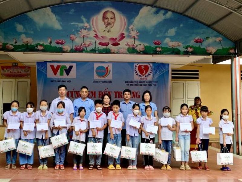 Tỉnh Hội Phú Thọ: Trao học bổng cho học sinh khuyết tật, mồ côi huyện Hạ Hoà