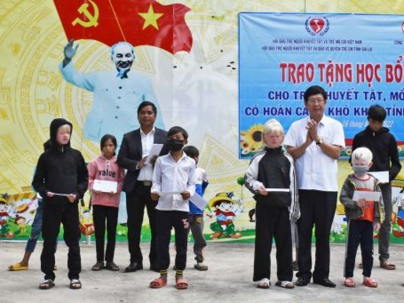 Tỉnh Hội Gia Lai: Trao 100 suất học bổng cho học sinh khuyết tật, có hoàn cảnh khó khăn tại huyện Kông Chro