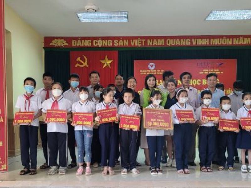 Thành Hội Hải Phòng: Trao tặng 60 học bổng cho học sinh huyện đảo Cát Hải