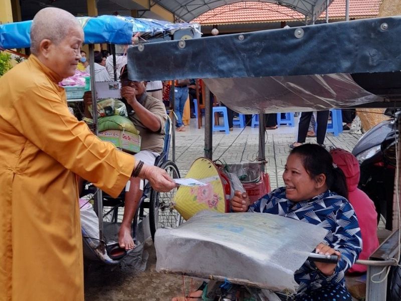 Tỉnh Hội Trà Vinh: Trao 100 suất quà cho nạn nhân da cam và người khuyết tật