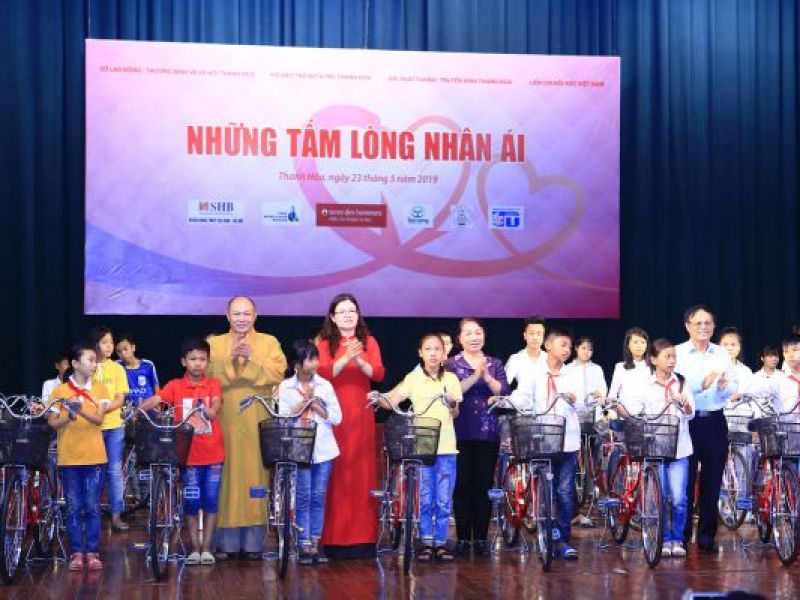 Hơn 4 tỷ đồng ủng hộ người khuyết tật, trẻ mồ côi tỉnh Thanh Hóa