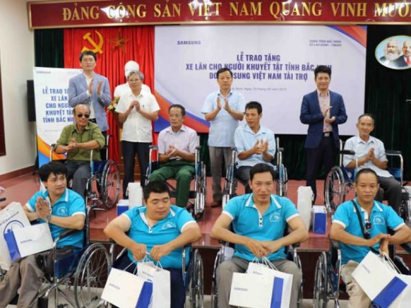Trao tặng 220 xe lăn cho người khuyết tật tỉnh Bắc Ninh năm 2019