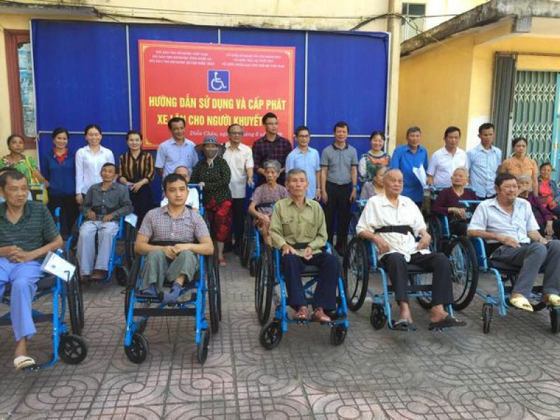 Trung ương Hội: Trao tặng xe lăn cho NKT tỉnh Nghệ An