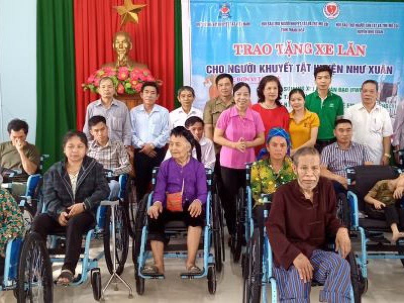 Tỉnh Hội Thanh Hoá: Trao tặng xe lăn cho người khuyết tật huyện Như Xuân