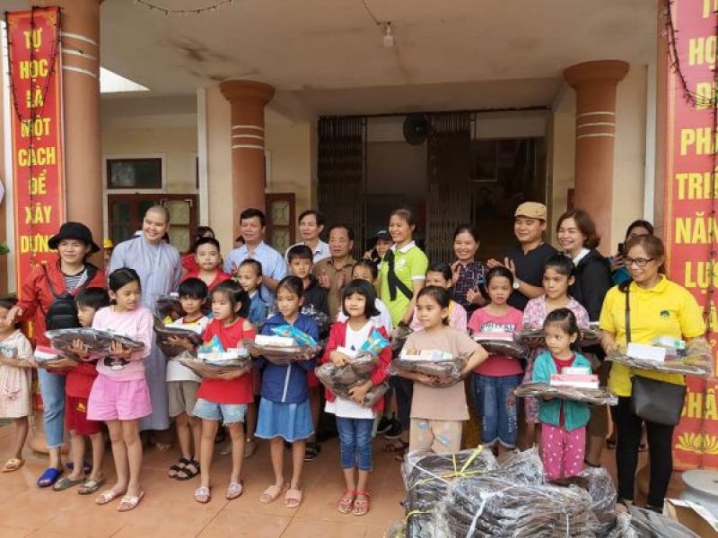 620 suất quà dành tặng bà con bị lũ lụt tại Quảng Bình