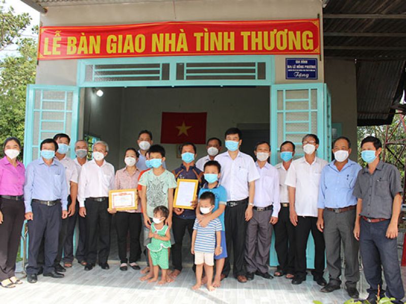 Đồng Nai: Tặng nhà tình thương và trao tặng 810 phần quà cho người khó khăn 