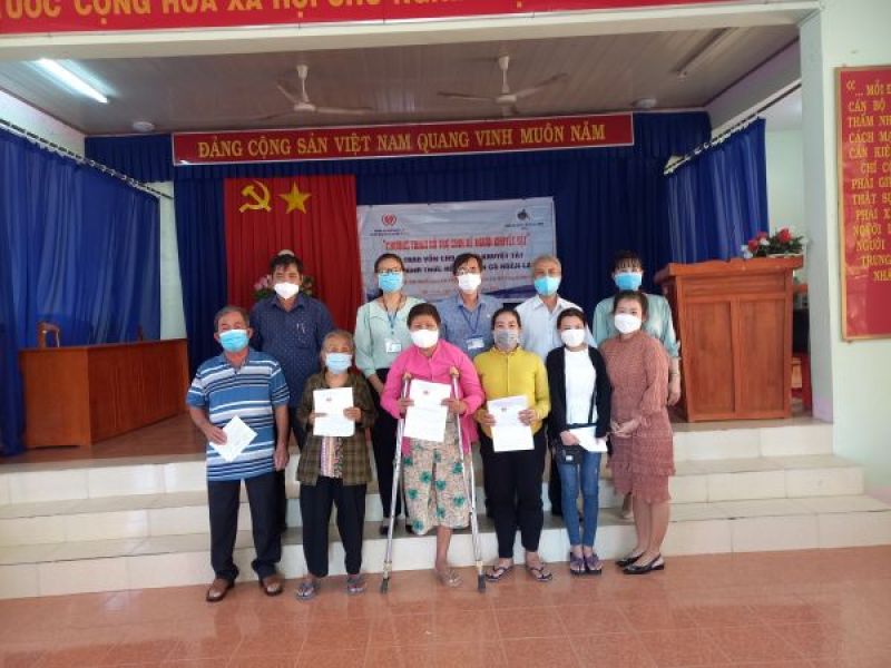 Tỉnh Hội Tây Ninh: Trao vốn sinh kế cho 15 người khuyết tật