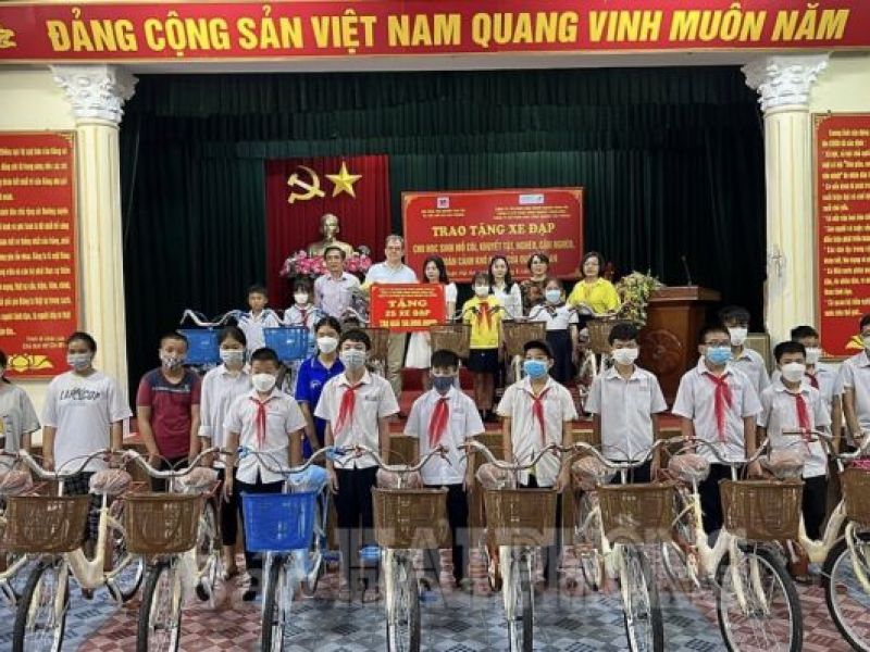 Thành Hội Hải Phòng: Trao tặng 25 xe đạp cho học sinh khuyết tật, mồ côi quận Hải An