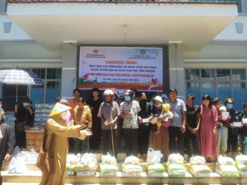 Tỉnh Hội Tây Ninh: 400 suất quà dành tặng các đối tượng có hoàn cảnh khó khăn tại Kon Tum