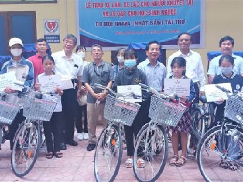 Tỉnh Hội Quảng Bình: Trao 40 xe lăn, xe lắc và xe đạp cho người khuyết tật, học sinh nghèo