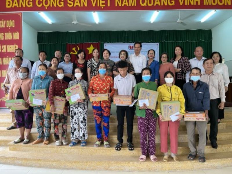 Tỉnh Hội Tiền Giang: Trao tặng 600 thẻ BHYT cho người dân có hoàn cảnh khó khăn