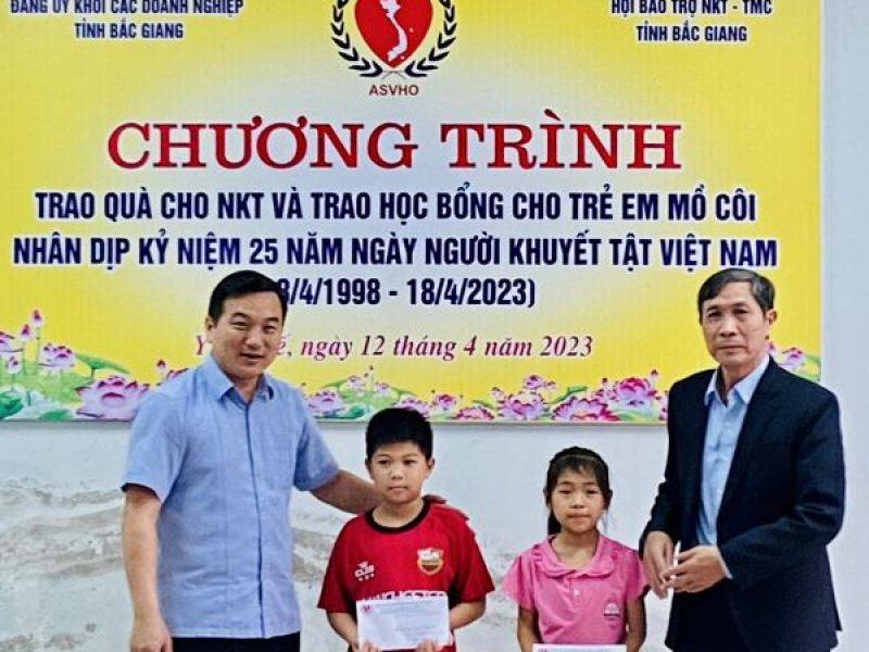 Tỉnh Hội Bắc Giang: Trao tặng quà, xe lăn cho người khuyết tật, học bổng cho trẻ mồ côi