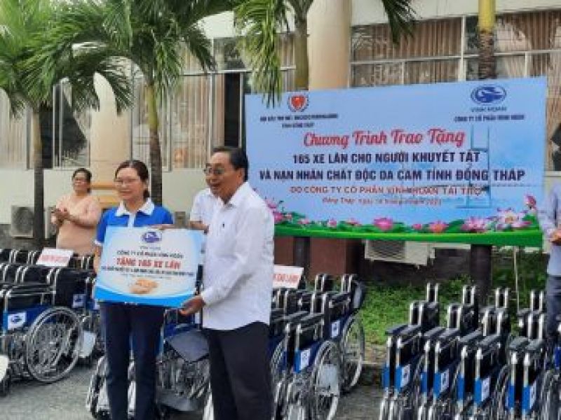 Tỉnh Hội Đồng Tháp: 165 xe lăn trao tặng cho người khuyết tật vận động