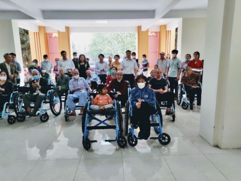Trao tặng 42 xe lăn cho người khuyết tật huyện Ba Vì, Hà Nội