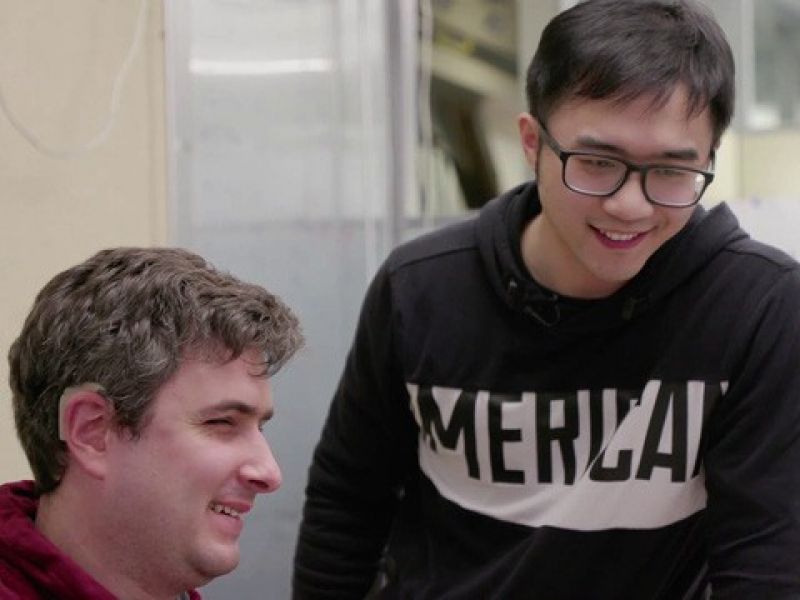 Vừa khiếm thị vừa khiếm thính, chàng trai 26 tuổi trở thành kỹ sư phần mềm cho Amazon - công việc trong mơ của hàng triệu coder trên thế giới