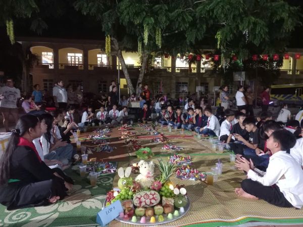 QNinh phá cỗ 