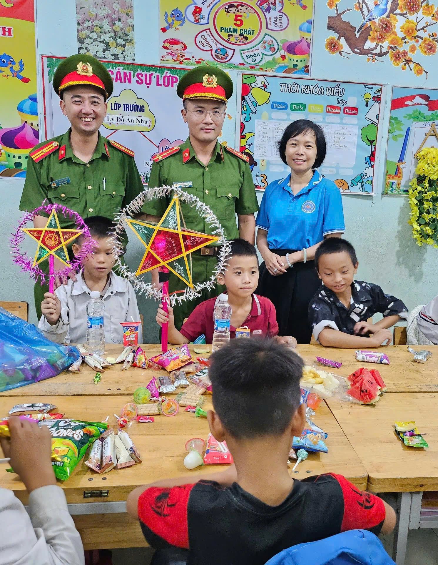 QNinh trao TQ