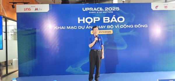 Họp báo khai mạc 1