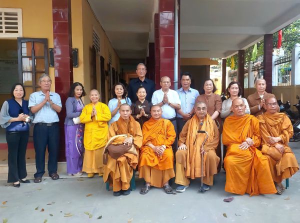 z7472051161589_6f5eacf4db4bf2ac7bc72392c6a6abd3